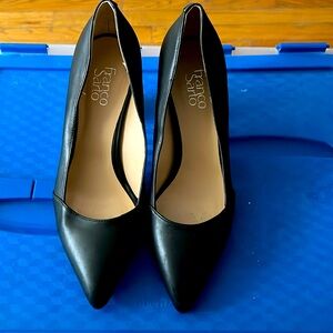 Black leather pointed toe block heel. Size 10M